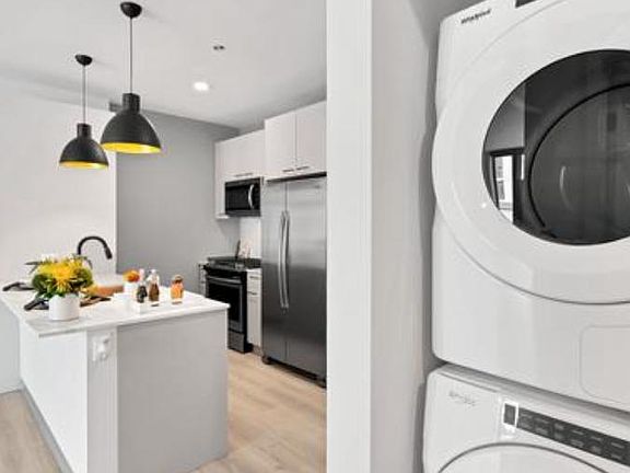 2nd image of 2151 N Elston Ave #225