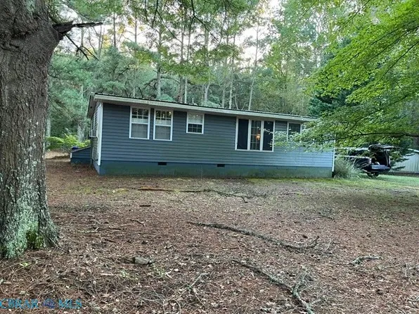 1822 Potato Neck Rd, Port Haywood, VA 23138