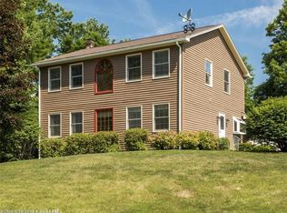 8 Fairway Ct, Auburn, ME 04210