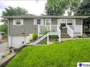 8715 Parker St, Omaha, NE 68114