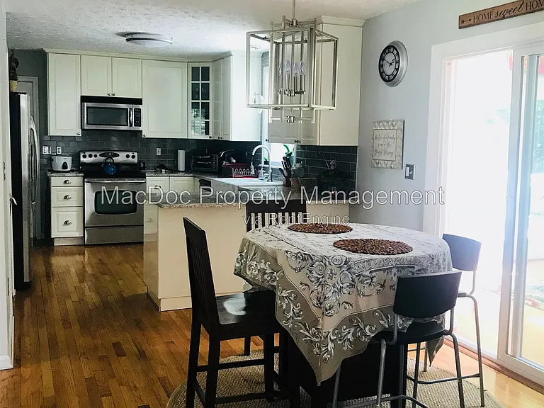 6804 Saxony Cir — Photo 8