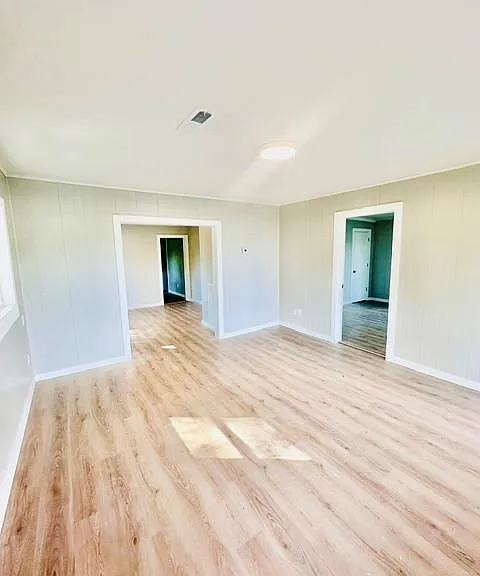 1611 Beaverdale Rd NE — Photo 4