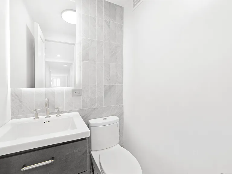 920 Park Ave #12B — Photo 6
