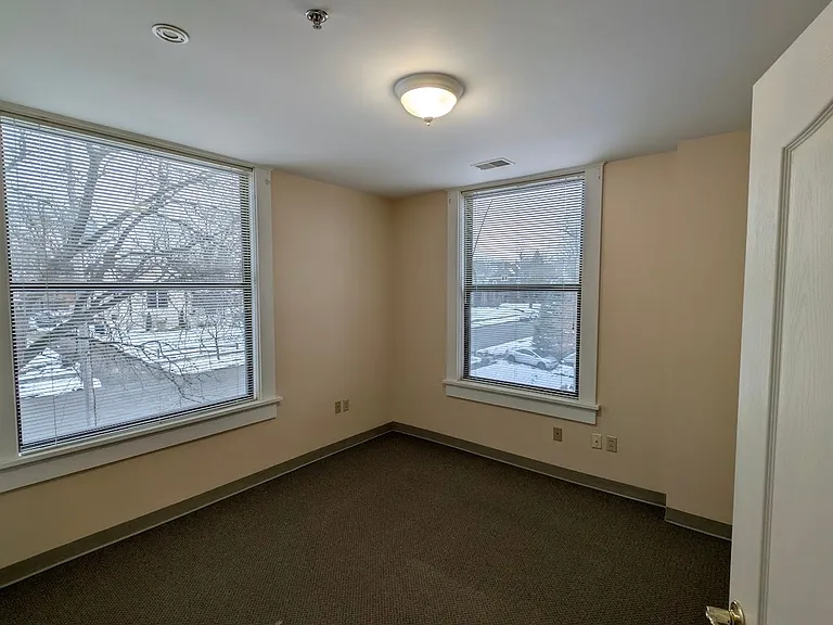 320 E Lincoln Ave — Photo 10