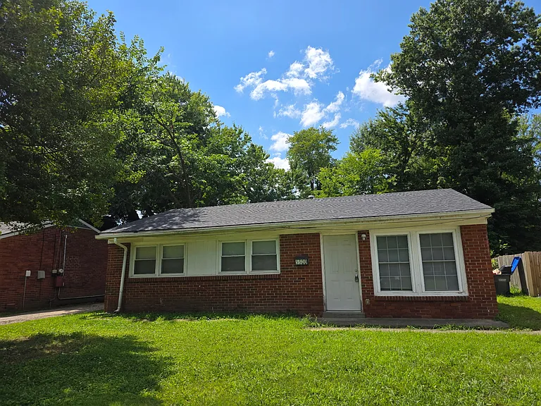 5500 Rustic Way — Photo 1