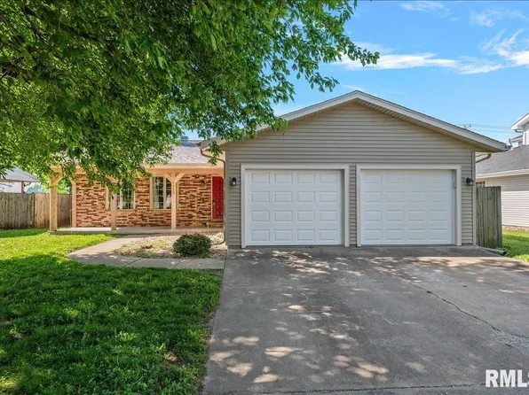 1213 Pine Ln, Auburn, IL 62615