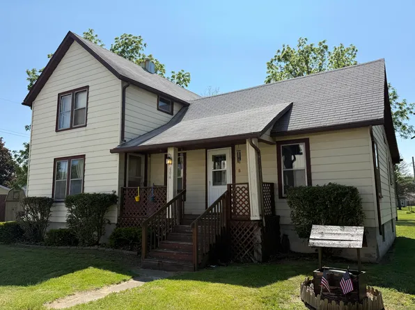 604 Maple St, Kouts, IN 46347