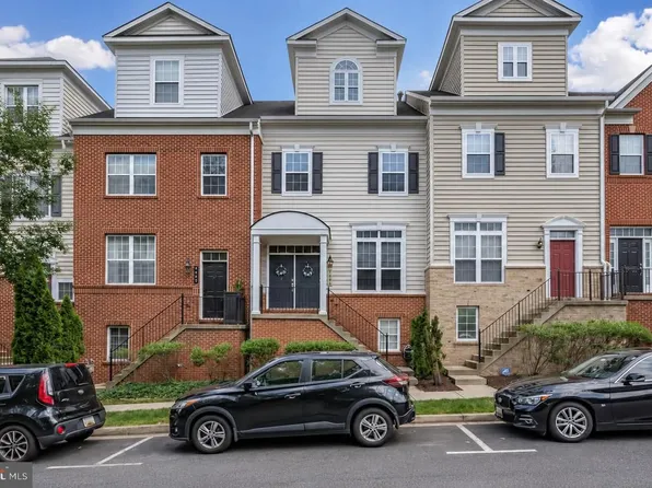8005 Homefield Dr, Landover, MD 20785