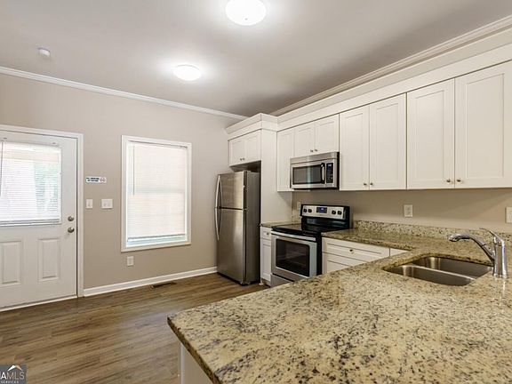 5th image of 235 Bray St