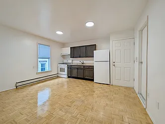 605 East Fifth Street, #2R