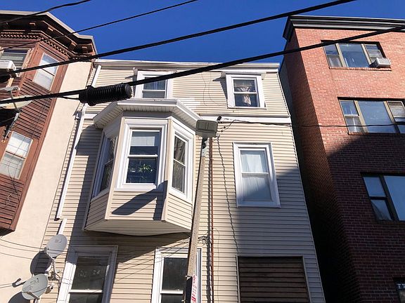 2nd image of 28 Decatur St