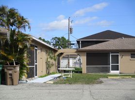 233 SE Van Loon Terr, A