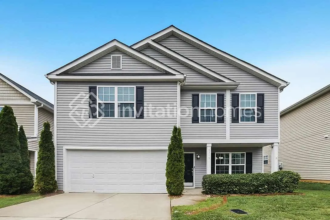 1719 Eastway Dr Dallas, NC 28034 — Photo 1