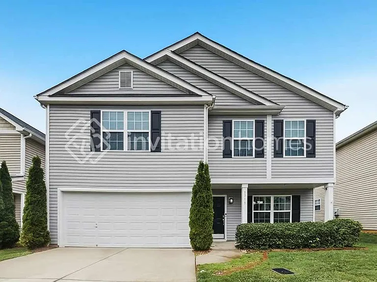 1719 Eastway Dr — Photo 1