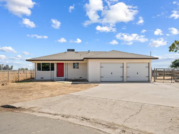 9525 Garden Drive, Hanford, CA 93230