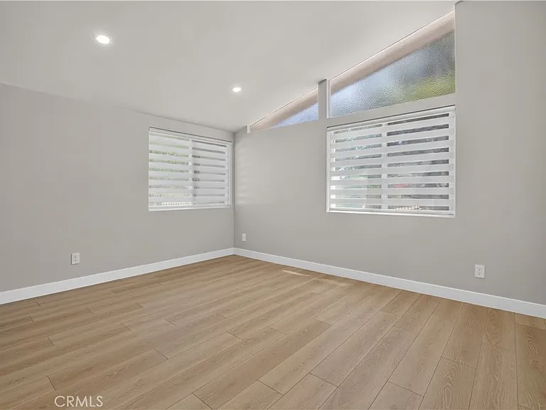 16427 Clymer St — Photo 19