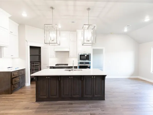 12509 SW 31st St, Yukon, OK 73099