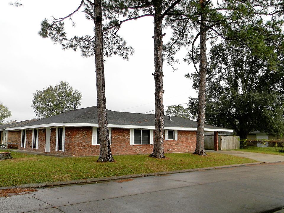 CORNER LOT