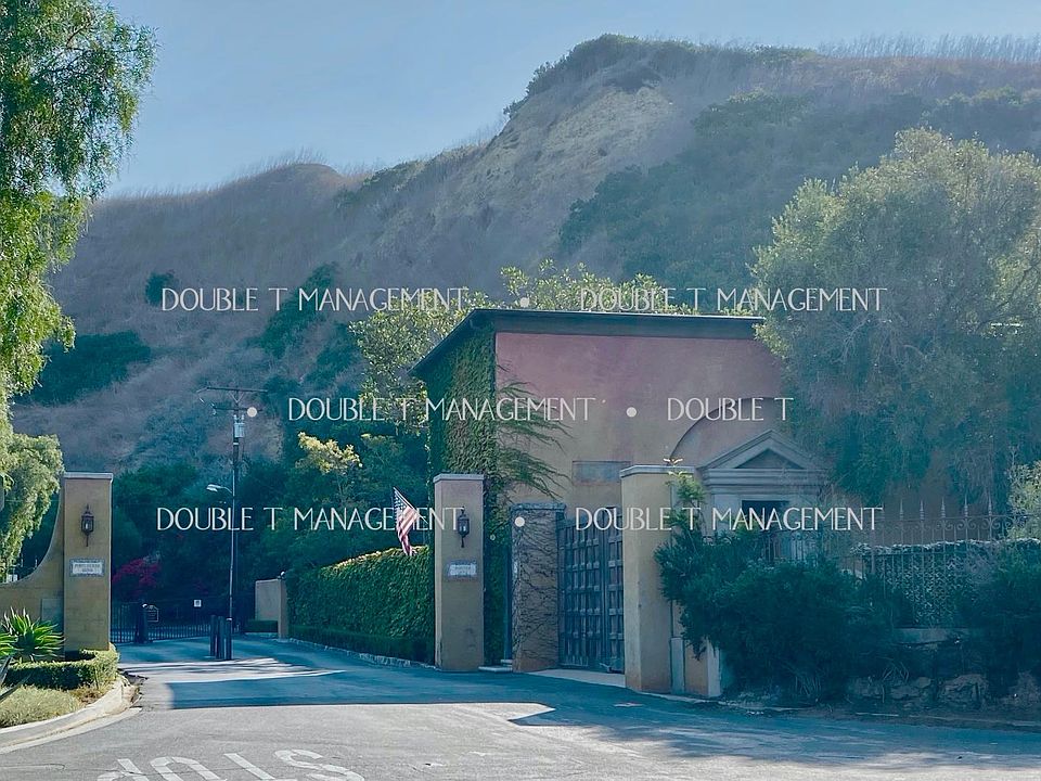 1st image of 100 Vanderlip Dr