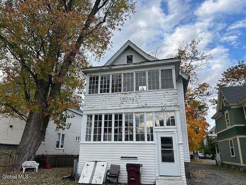 5th image of 104 Prospect Avenue