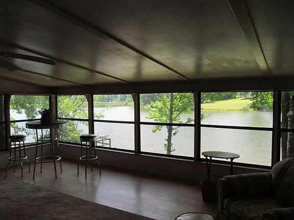 4th image of 266 Lake Breeze Dr