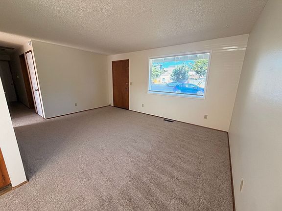 5th image of 1256 Beach Ave