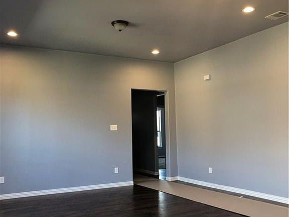 5th image of 2831 Idaho Ave