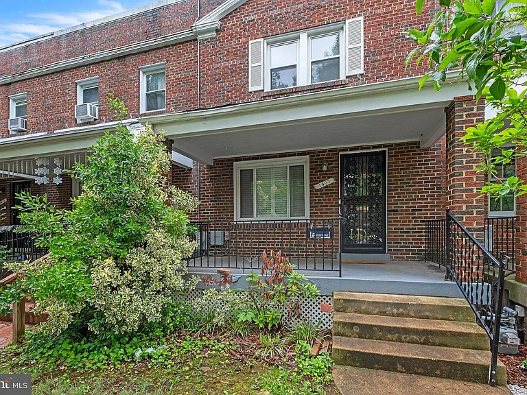 1407 K St SE — Photo 30
