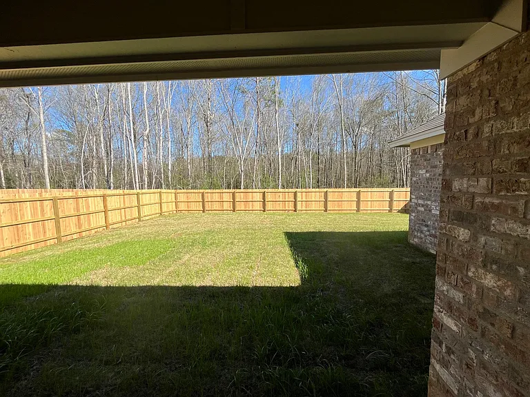 541 Silver Hl — Photo 28