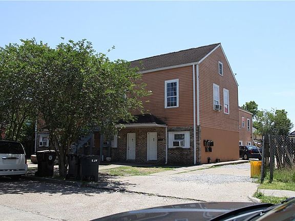 2nd image of 3318-24 S Saratoga St