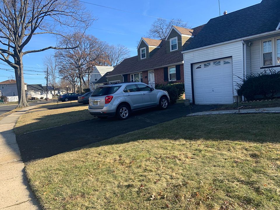 2nd image of 1323 Liberty Ave