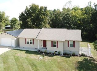 2461 Howard Springs Rd, Crossville, TN 38571