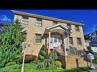 25 Bocce Ct, Staten Island, NY