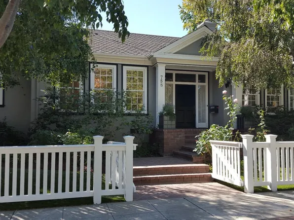 758 Center Dr, Palo Alto, CA 94301