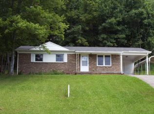 308 W Blue Ridge St, Stuart, VA 24171