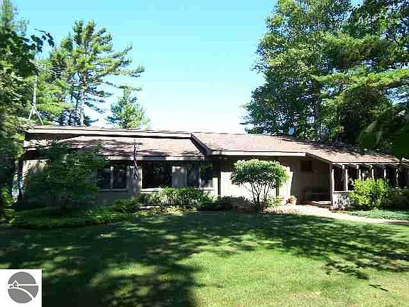 3rd image of 6553 N Omigisi Beach Rd #O