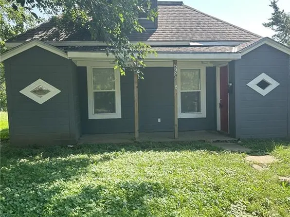 2704 Mary St, Saint Joseph, MO 64507