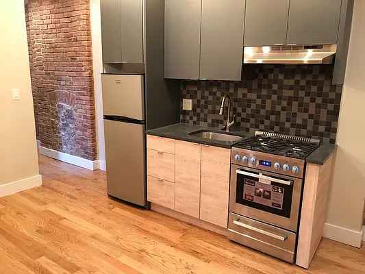 Rented by Osric Management LLC | media 10