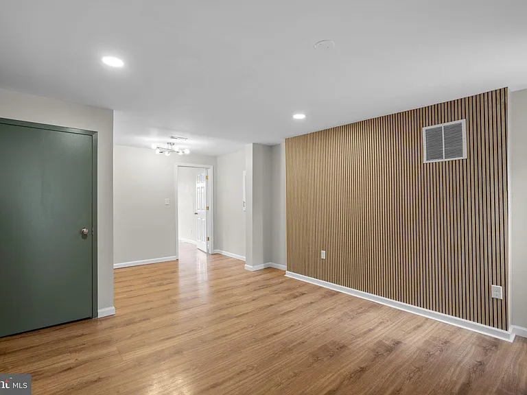 1305 Light St #2 — Photo 7