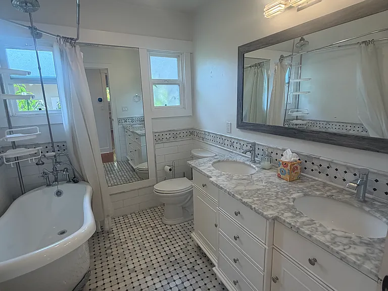 2335 Chapala St — Photo 13