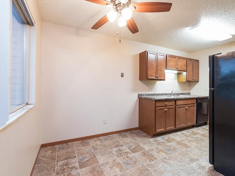 Belmont Apartments — Photo 7