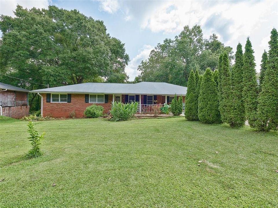 1st image of 382 White Oak Dr