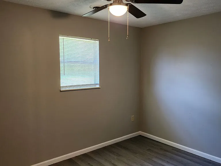 2456 Fairview Rd — Photo 9