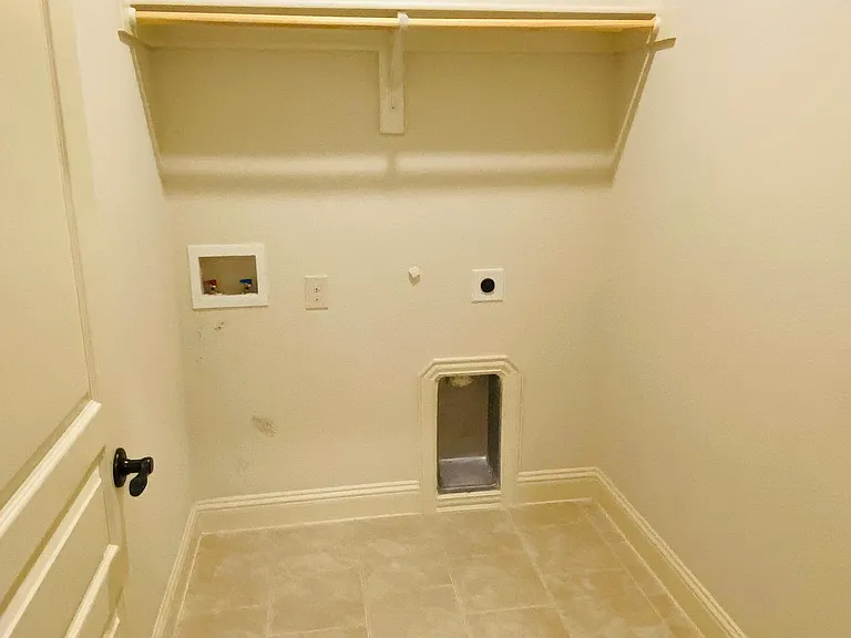 3408 Endicott Ct — Photo 8