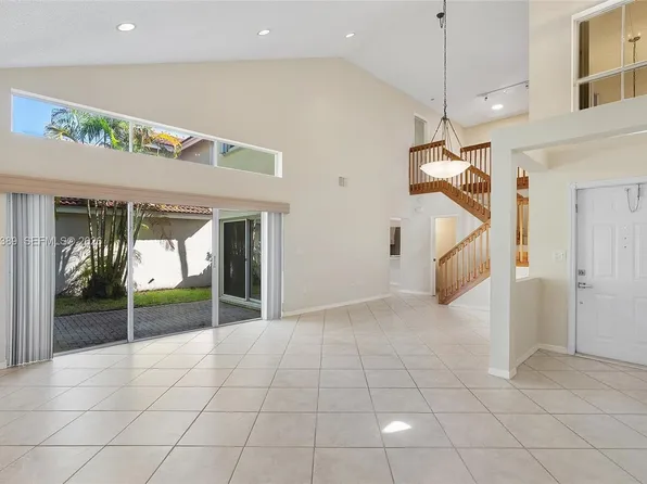 1960 Sweetbay Way, Hollywood, FL 33019