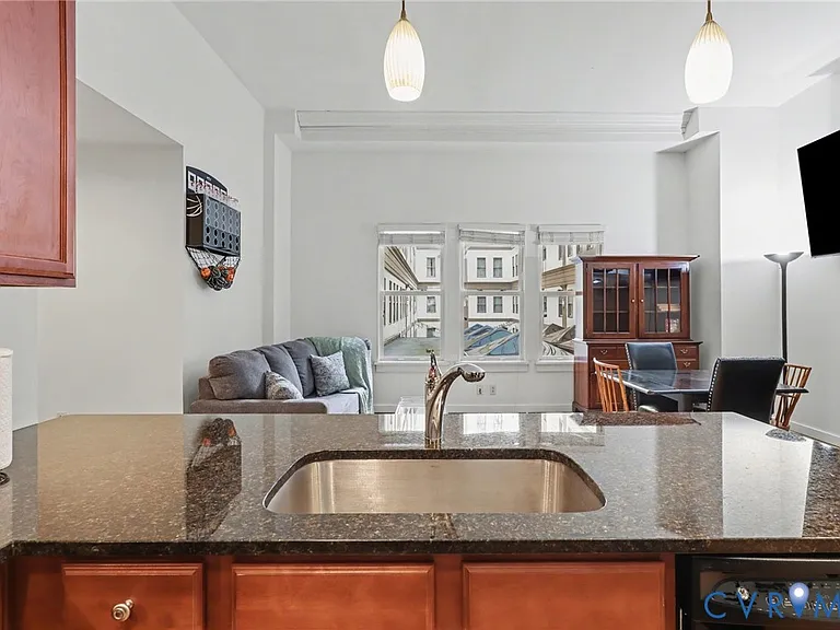 230 N 6th St #U325 — Photo 8