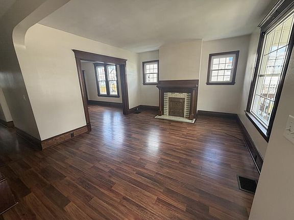 2nd image of 1007 Logan St.