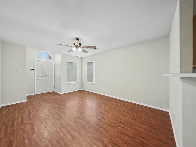 1404 Fox Creek Dr — Photo 10