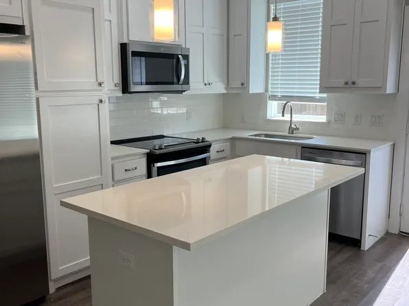 2112 Shea Rd #203, Dallas, TX 75235