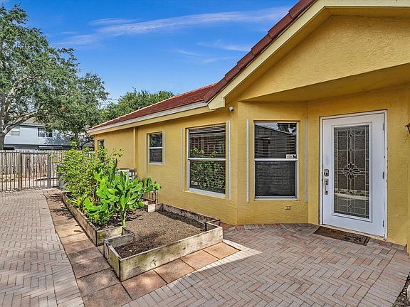 5th image of 7559 Savannah Lane